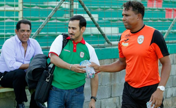 Marathón recibe charla de sicólogo previo al juego ante Victoria