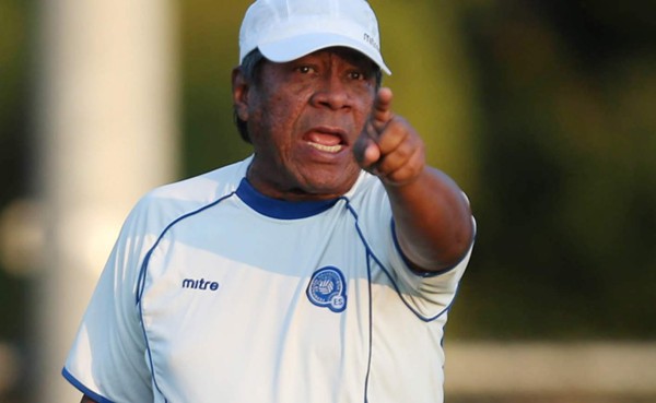 El Salvador se concentra este domingo para medirse a Honduras