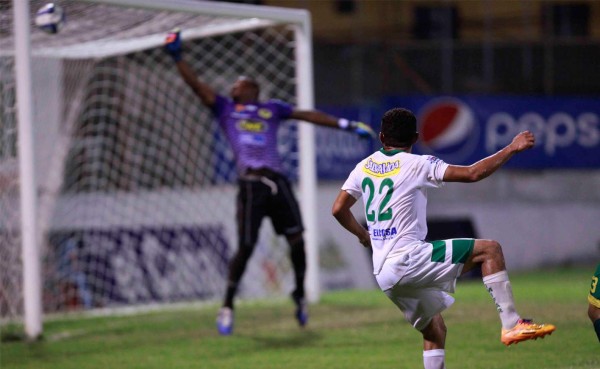 Platense remonta y golea al Parrillas One en el Excélsior