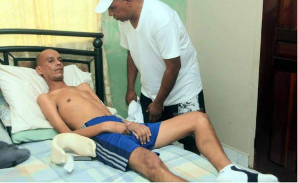 Reneau no puede seguir con su tratamiento por no tener Visa