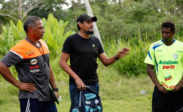 Adalid Puerto, de lavacarros, portero y ahora gerente de Platense