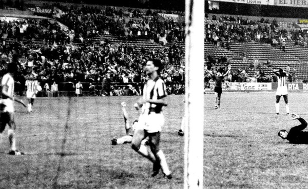 Salvadoreños recuerdan con agrado el día que eliminaron a Honduras