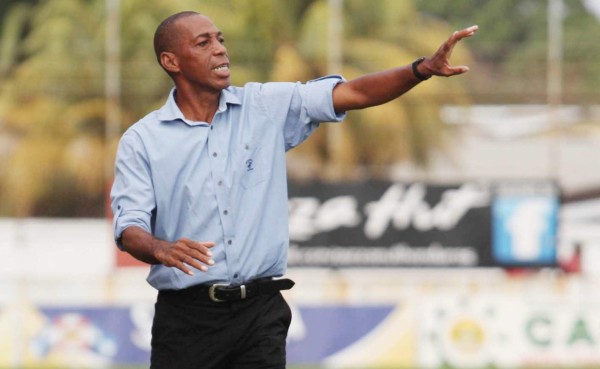 Guillermo Bernárdez: 'Si quieren traer otro técnico, no hay problema'