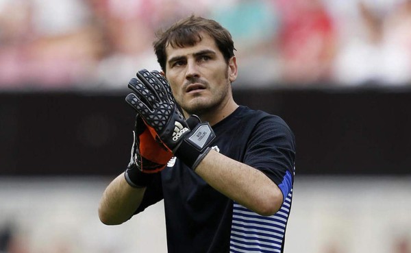 Casillas expresa su alegría por el triunfo del Oporto en su primer clásico