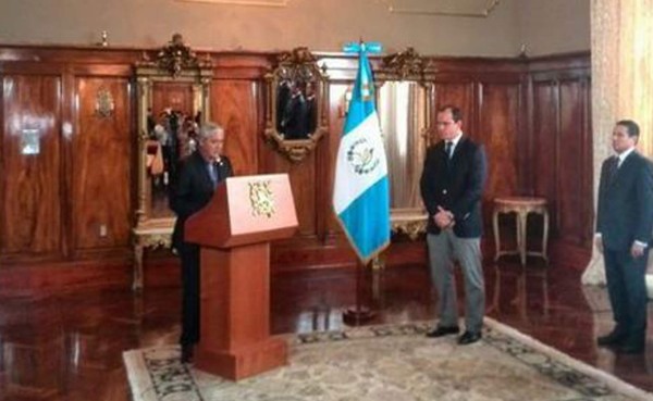 Ex futbolista Dwight Pezzarossi es nuevo ministro en Guatemala