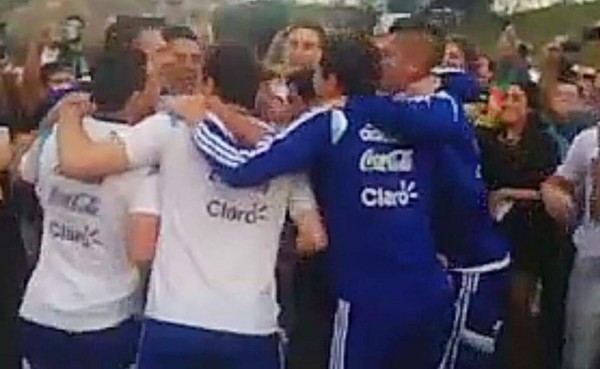 VIDEO: Argentina cantó: 'Brasil, decime qué se siente tener en casa a tu papá'