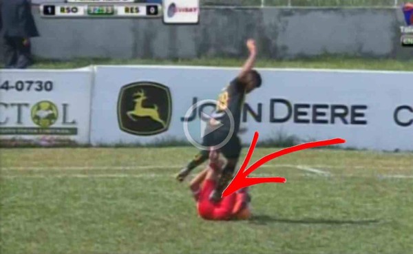 Video: El cobarde pisotón del 'Chino' López en los genitales de Henry Clark