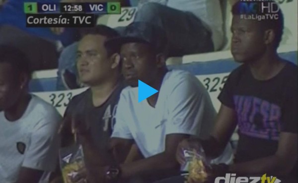 VIDEO: Boniek García se relaja en el Nacional comiendo tajaditas de plátano