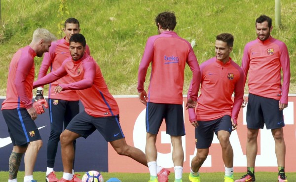 Los cuatro delanteros que aún puede fichar el FC Barcelona