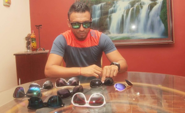 Francisco 'Chico' Pavón, el asistente de las gafas de sol