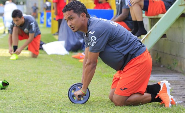 Mario Berríos estaría fuera por 15 días por lesión