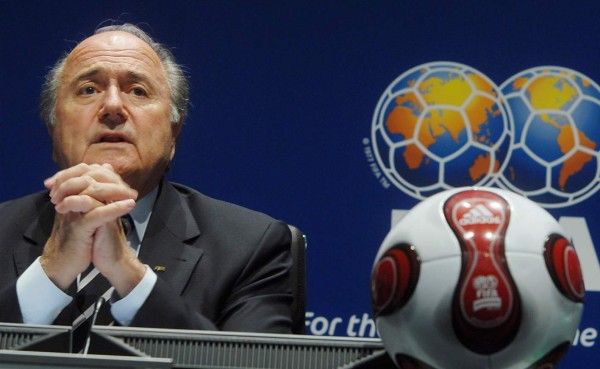 Internan de emergencia a Joseph Blatter, presidente de la Fifa