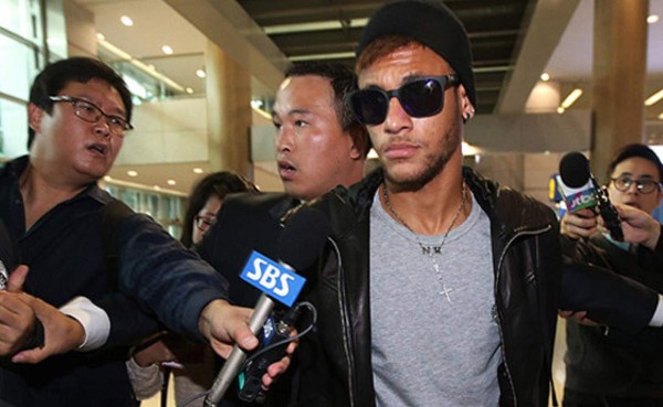 Neymar realiza viaje sorpresivo a Japón