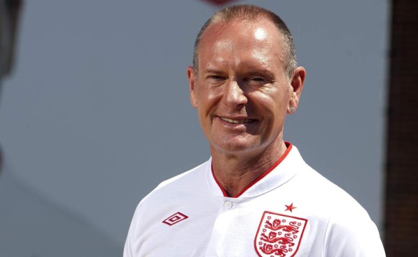 Taxista 'ficha' a Paul Gascoigne para jugar campeonato local