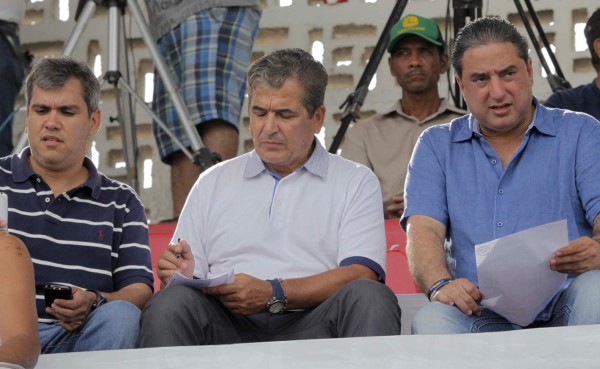 Jorge Luis Pinto no descarta llevar a la Selección a La Ceiba