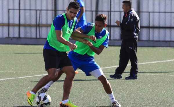 ¡El mediocampista hondureño Jorge Claros entrena con el Olimpia!