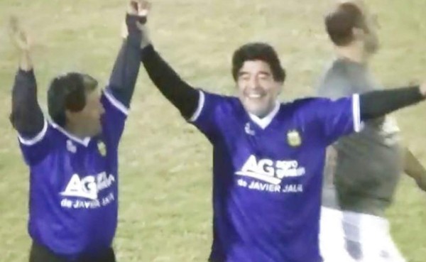 VIDEO: Diego Maradona todavía no pierde la magia