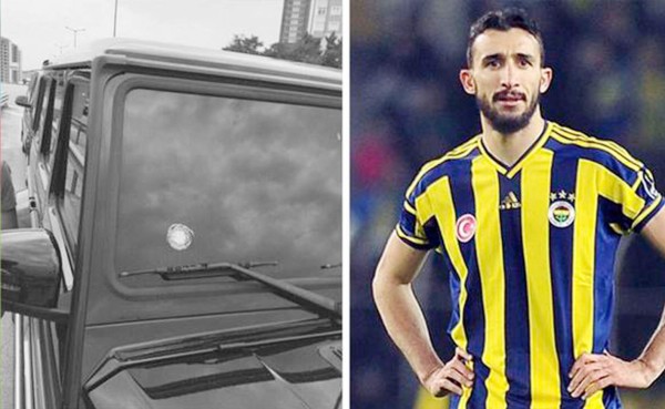 Futbolista turco es tiroteado en su coche por unos desconocidos