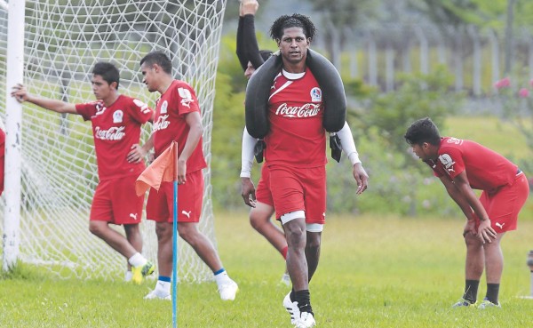 Carlo Costly ha disputado 26 juegos por año