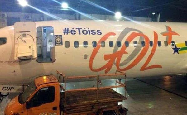 Avión oficial de Brasil estampa un mensaje de apoyo a Neymar