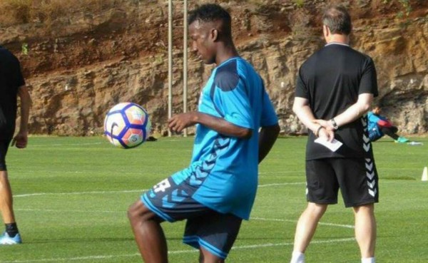 Futbolistas hondureños con futuro incierto y algunos al borde del retiro obligado