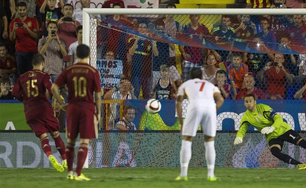 VIDEO: Sergio Ramos se luce con penal a lo Panenka