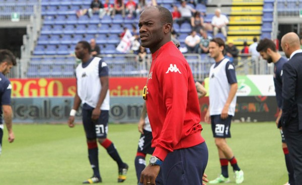 Cagliari y David Suazo descienden en Italia