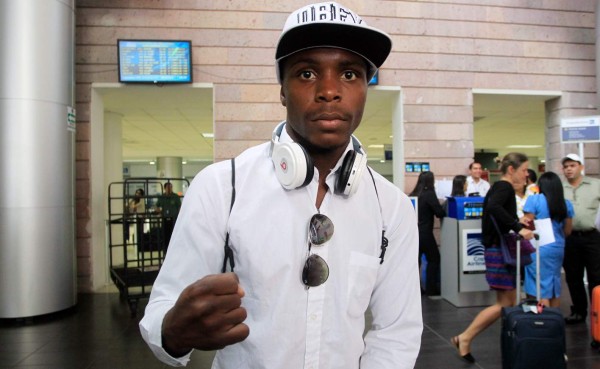 'Escorpión' Ruiz viajó a Colombia donde peleará el sábado