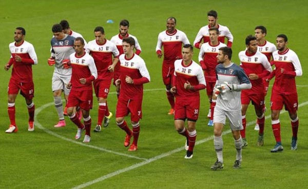 Roban los tacos a los jugadores del Sporting de Braga en el estadio del Olympique
