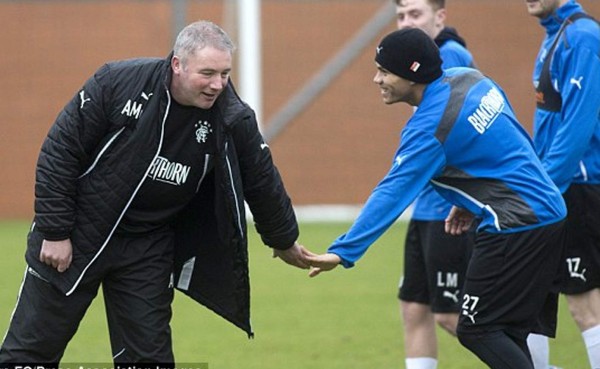 Ally McCoist: 'Peralta era un niño desesperado por hacerlo bien en Ibrox'
