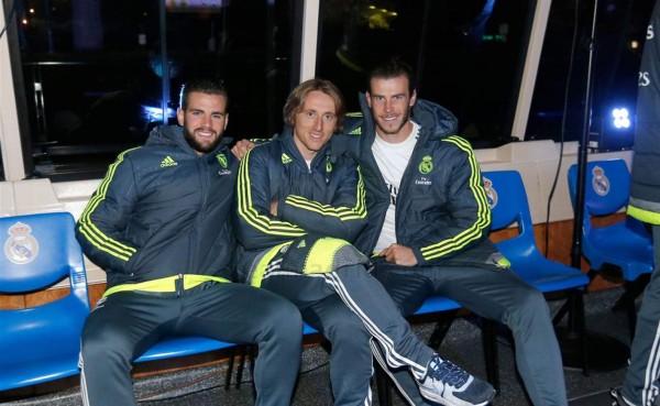 Jugadores del Real Madrid se pasean en barco por Melbourne