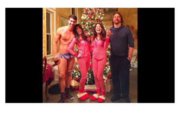 Michael Phelps se mostró semidesnudo en Navidad