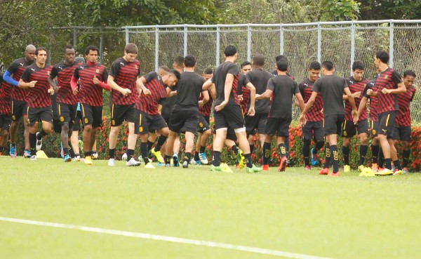 Real España le partió pastel a Román Valencia antes de viajar a Tocoa