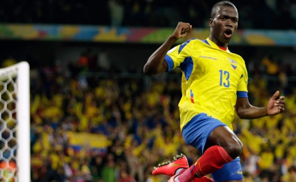 West Ham anuncia el fichaje del ecuatoriano Enner Valencia