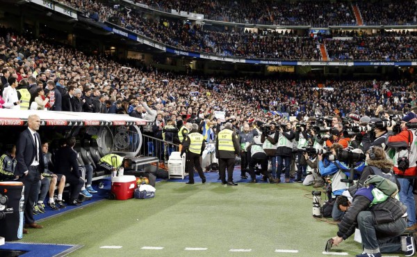 En imágenes: Así fue el debut de Zidane como DT del Real Madrid
