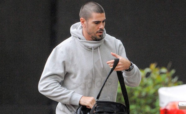 Víctor Valdés firmará hasta 2016 con Manchester United