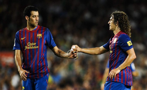 Sergio Busquets hereda el dorsal 5 de Carles Puyol