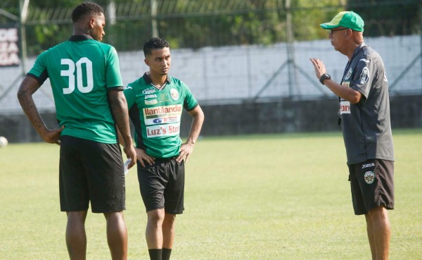 Mario Berríos: 'El rendimiento que está teniendo el portero es algo impresionante'