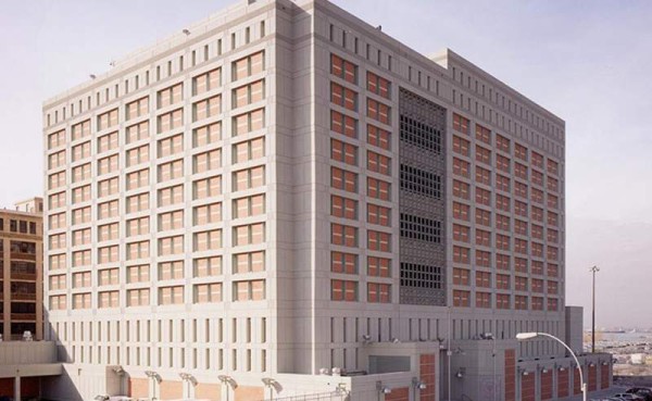 La Metropolitan Detention Center es una de las más temidas en Nueva York por tratos inhumanos.