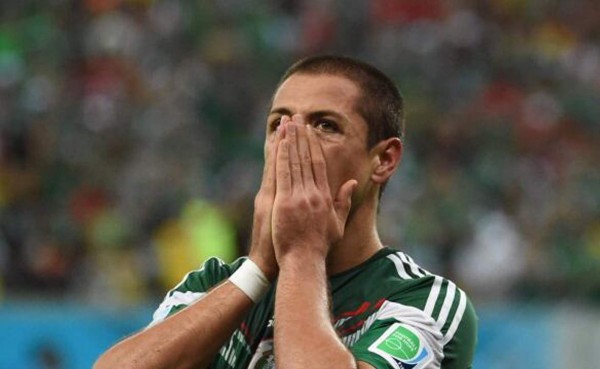 VIDEO: 'Chicharito' llora al marcar el tercer gol de México