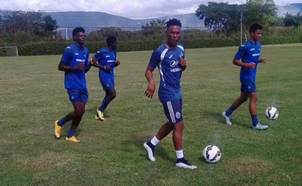 El volante Deiby Flores se une a entrenos del Motagua