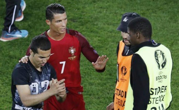 El gran gesto de Cristiano Ronaldo con un aficionado pese al penal fallado