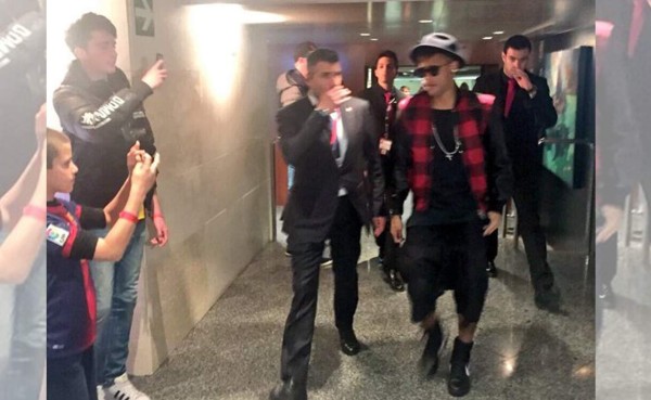 Neymar llega como estrella de cine al Camp Nou previo al clásico