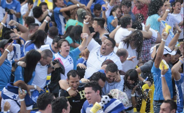Así celebró Honduras el gol de Carlo Costly