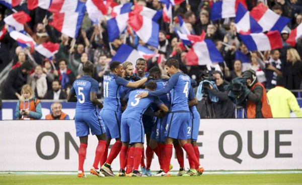 Francia ilusiona previo a la Eurocopa al ganar 4-2 a Rusia