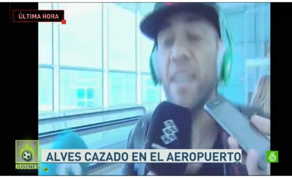 VIDEO: Dani Alves responde cantando sobre su posible fichaje al PSG