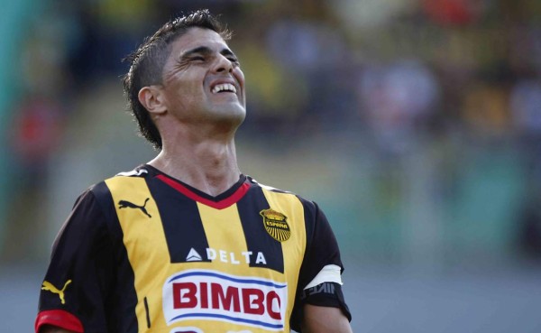 Ramiro Bruschi también se va del Real España y son seis bajas