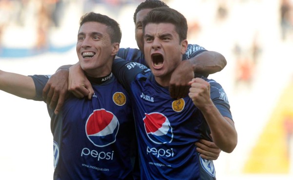 Maxi Lombardi y José Pablo Varela suenan para Motagua