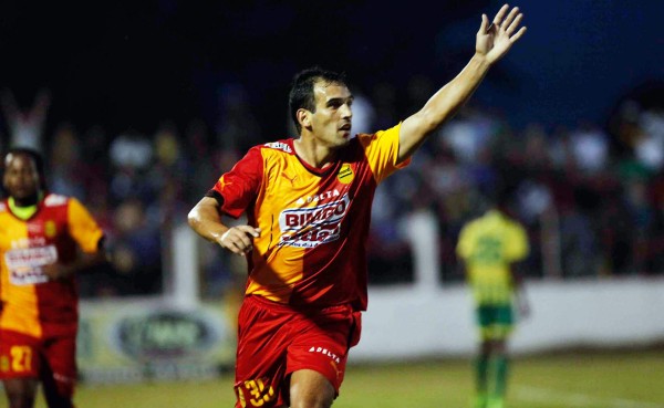Claudio Cardozo anota su tercer triplete en Honduras