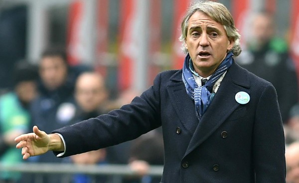 Entrenador del Nápoles llamó 'maricón' a Roberto Mancini